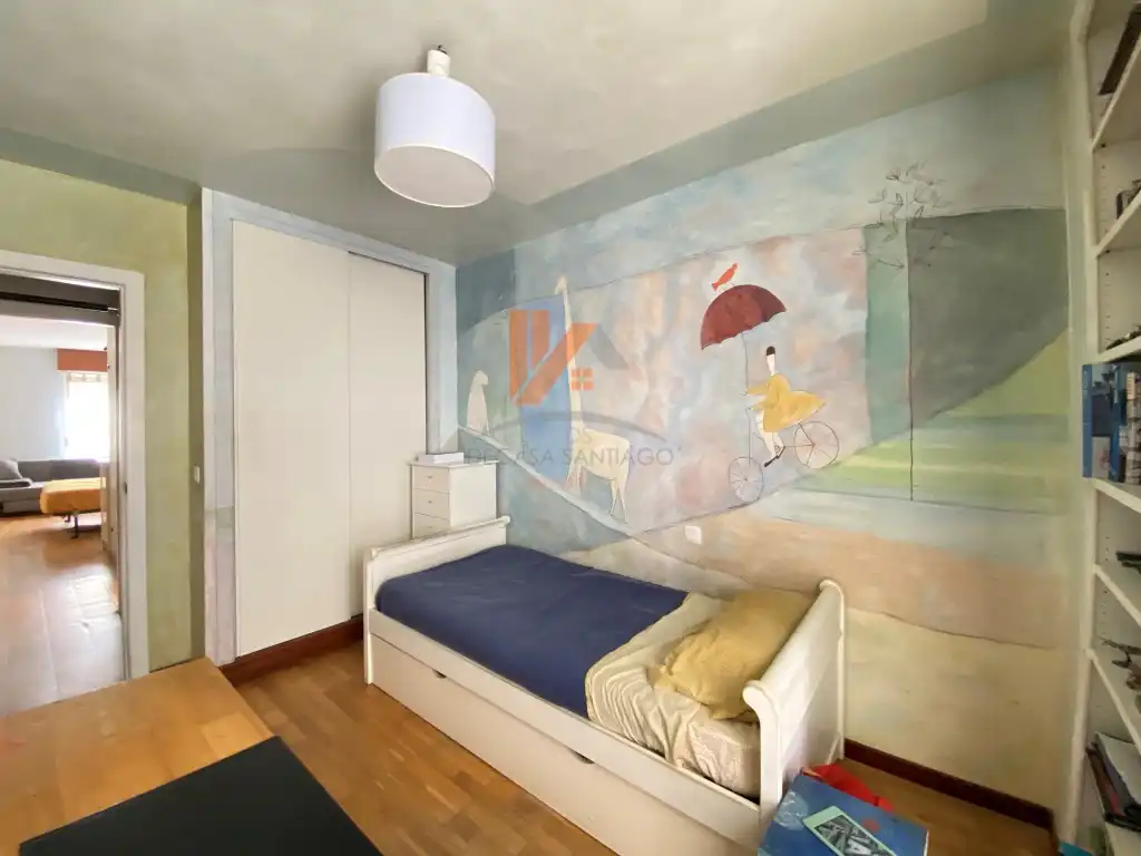 Habitación de Piso en venta en Santiago de Compostela  con Horno
