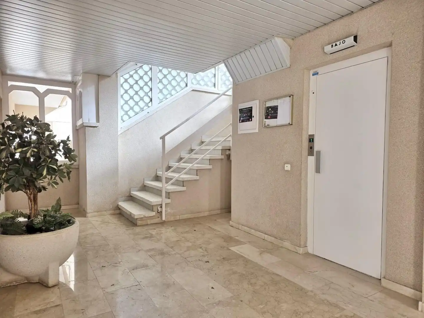 Wohnung zum Verkauf in Cunit mit Klimaanlage, Terrasse und Möbliert