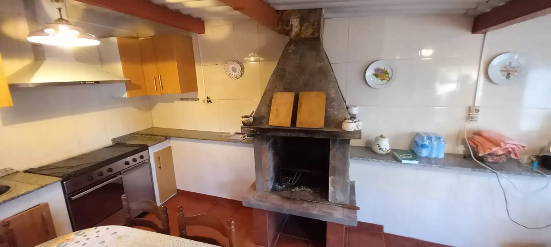 Cuina de Casa o xalet en venda en Vilagarcía de Arousa amb Calefacció, Jardí privat i Terrassa