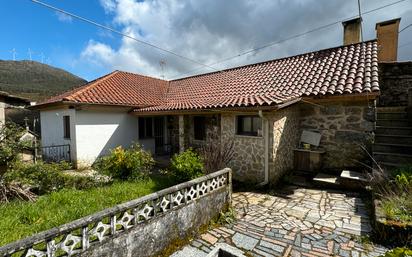 Vista exterior de Casa o xalet en venda en A Cañiza   amb Calefacció, Jardí privat i Traster