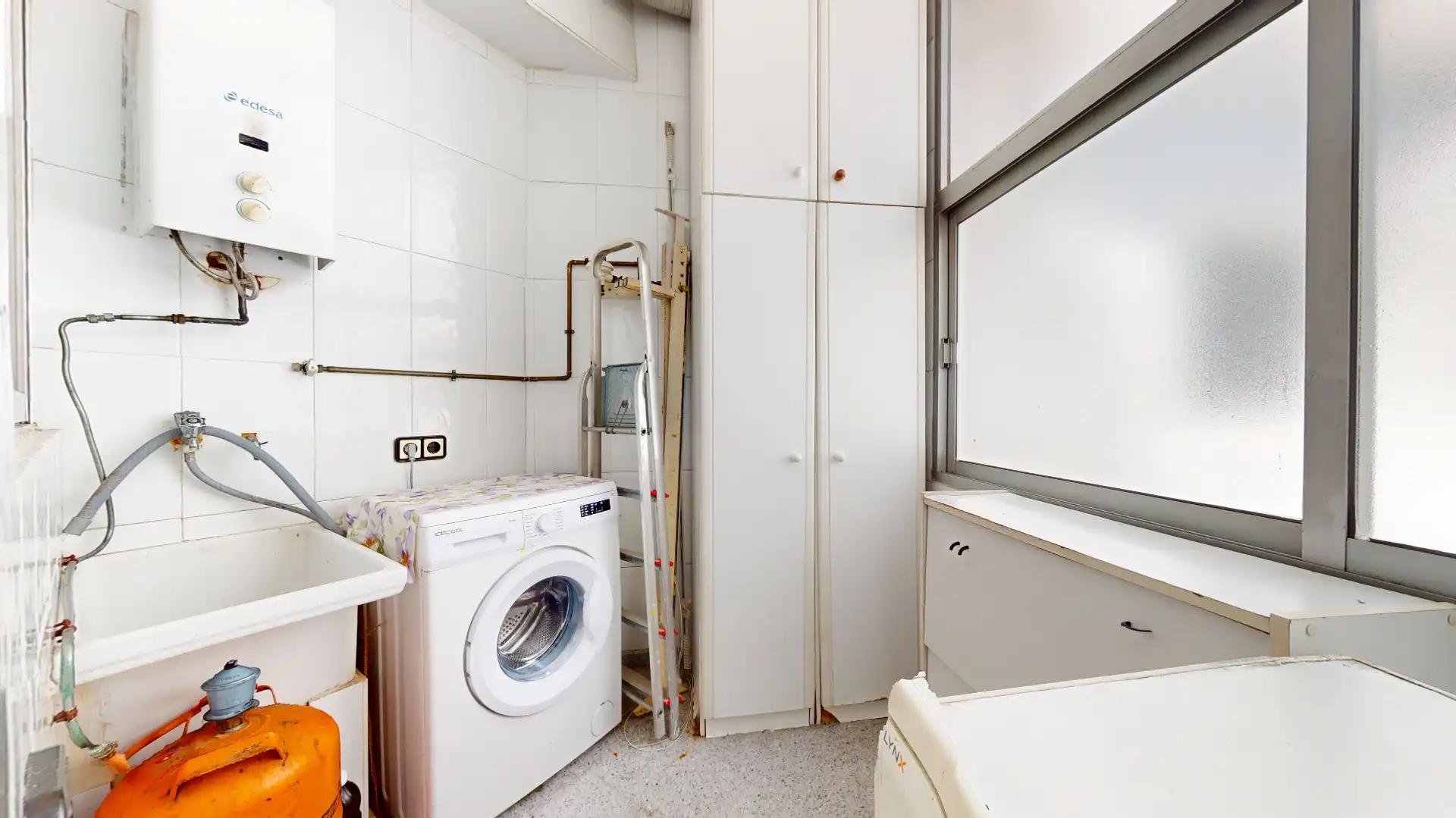 Baño de Piso en venta en Villena con Terraza y Balcón