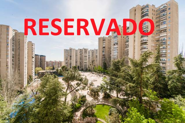 Piso en Venta en Avenida del Cardenal Herrera Oria en Pilar