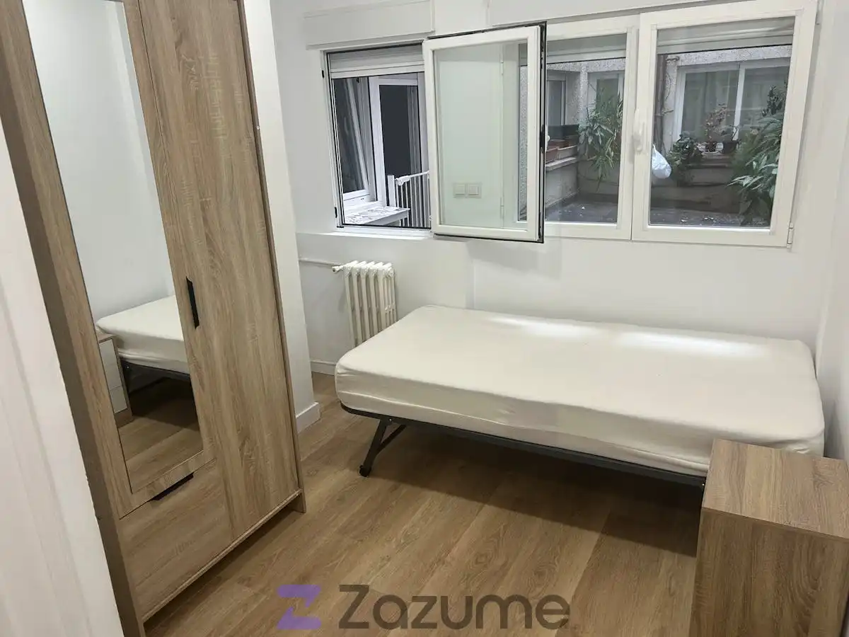 Habitación de Piso de alquiler en Madrid con Aire acondicionado, Calefacción y Horno