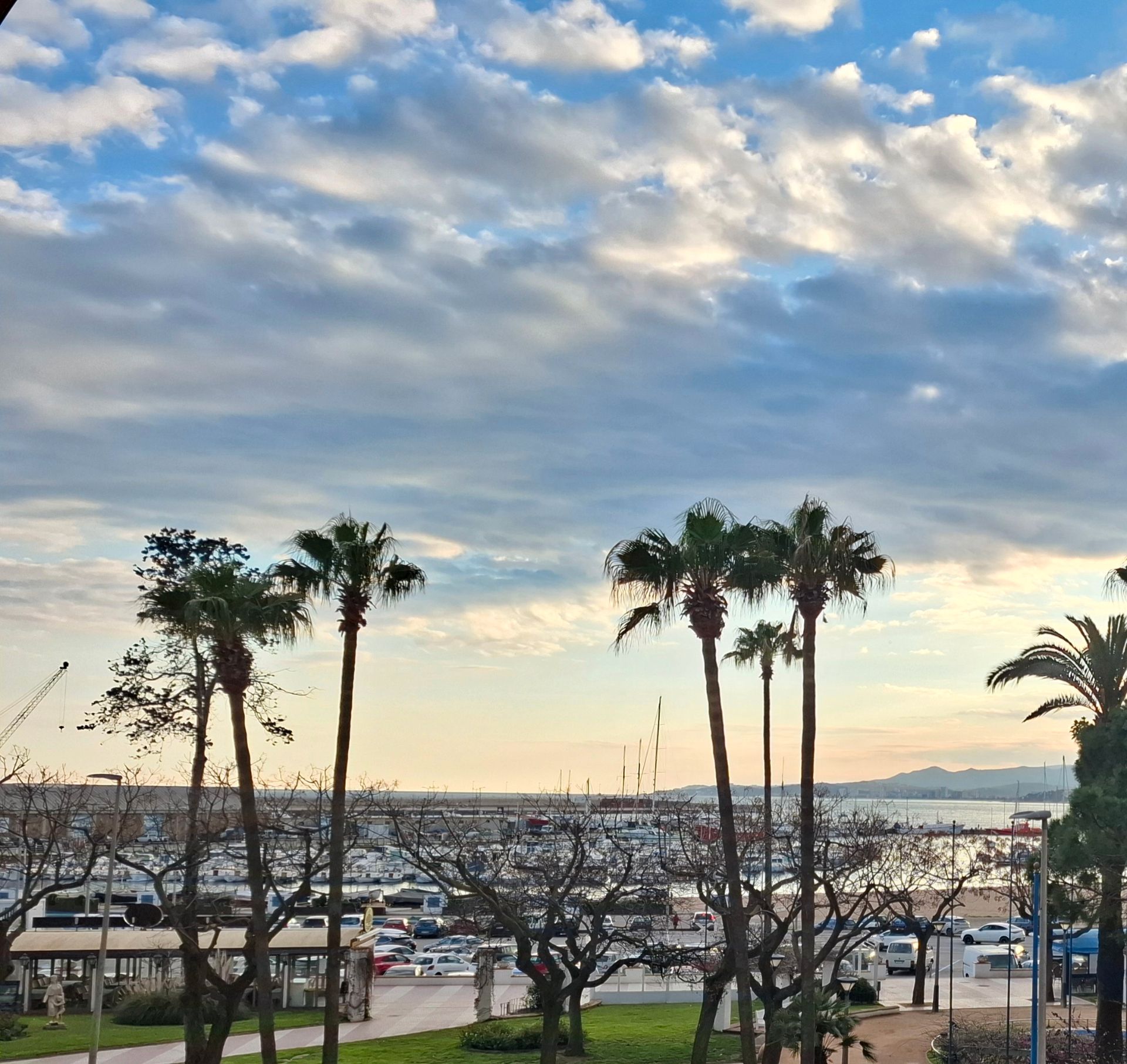 Vista exterior de Estudi en venda en Palamós amb Terrassa, Moblat i Forn