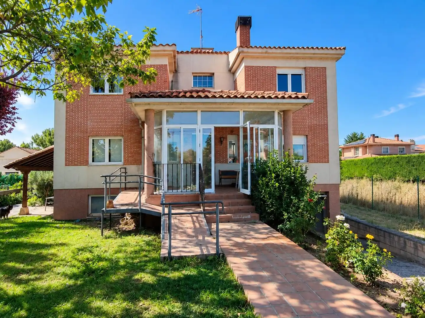 Vista exterior de Casa o xalet en venda en Fuentespina, Burgos