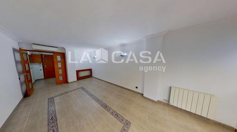 Foto 2 de Piso en venta en El Bon Pastor, Barcelona