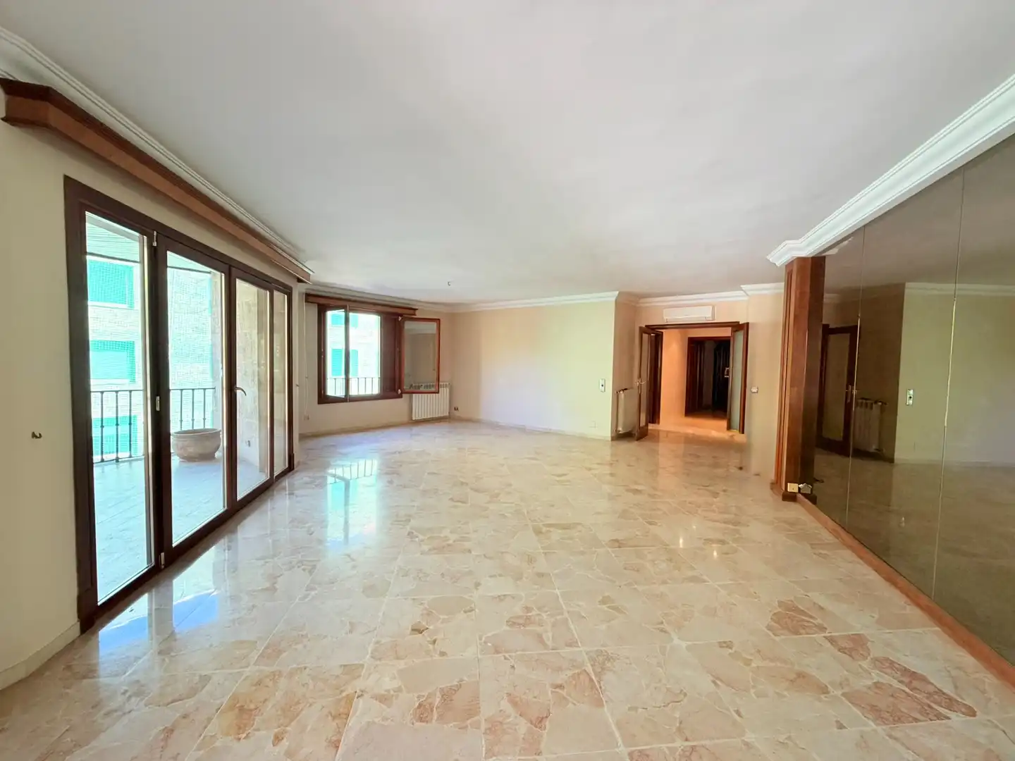 Sala d'estar de Pis de lloguer en  Palma de Mallorca amb Aire condicionat, Calefacció i Terrassa