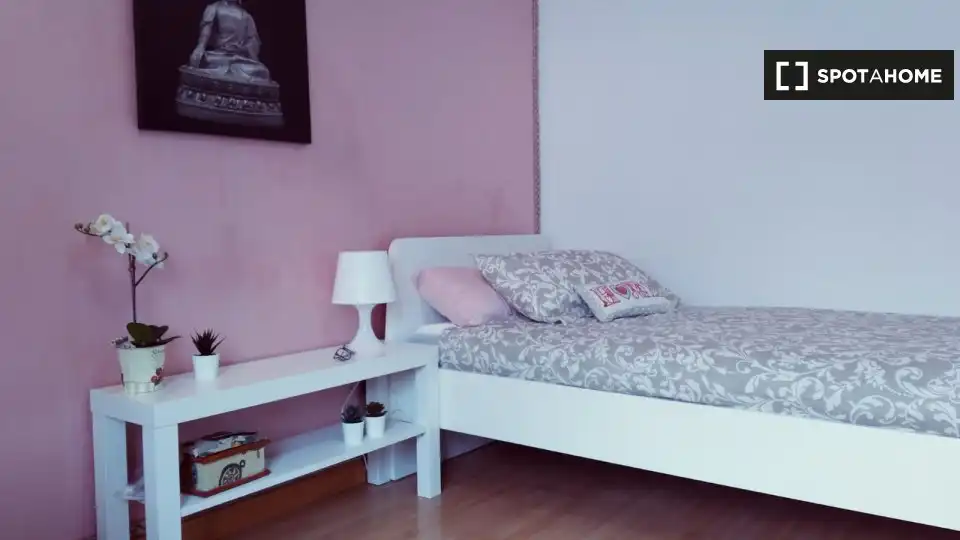 Bedroom of Flat for share in Zaragoza  with Air Conditioner, Heating and Furnished