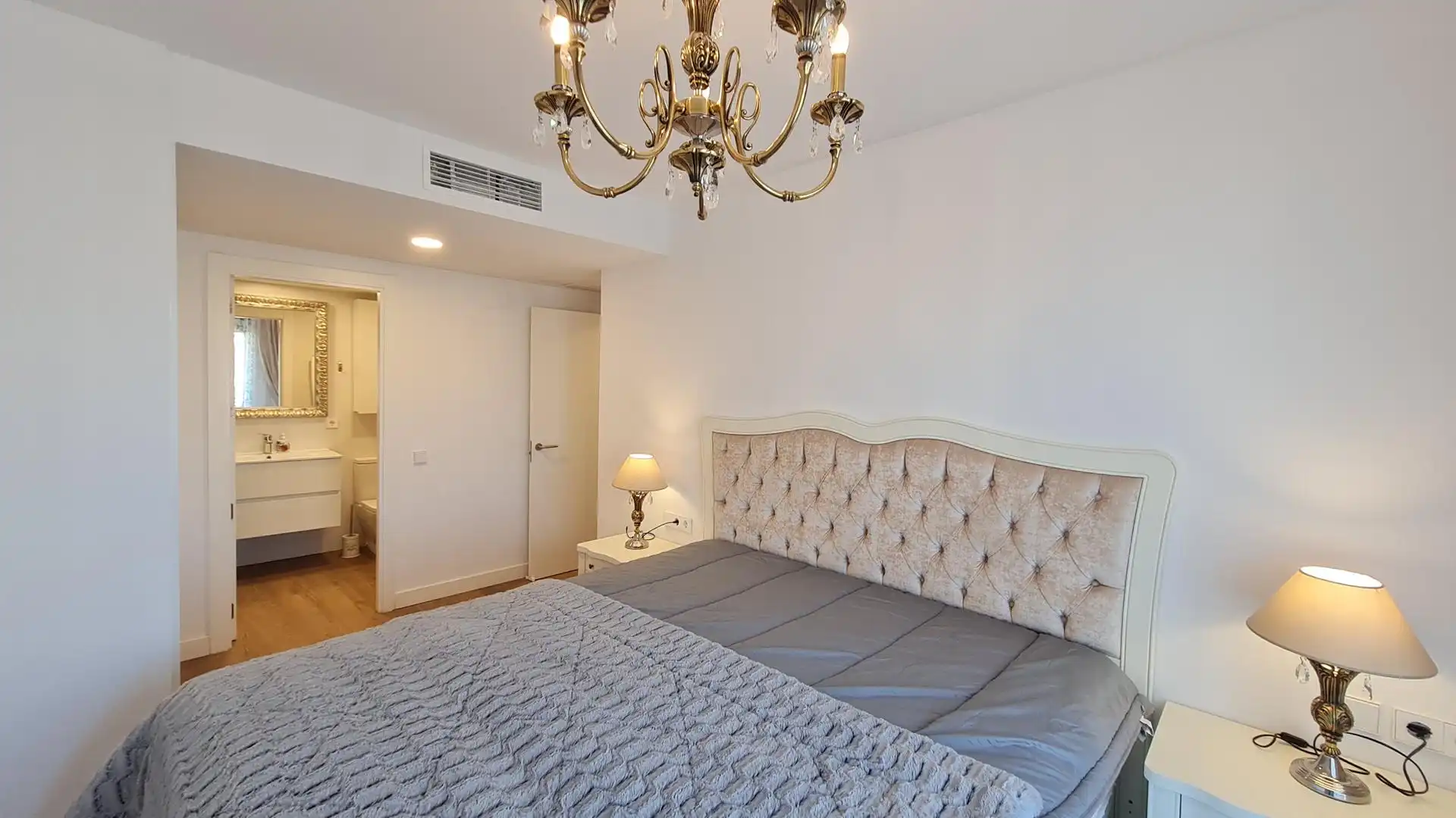 Habitación de Apartamento en venta en Alicante / Alacant con Aire acondicionado, Calefacción y Terraza