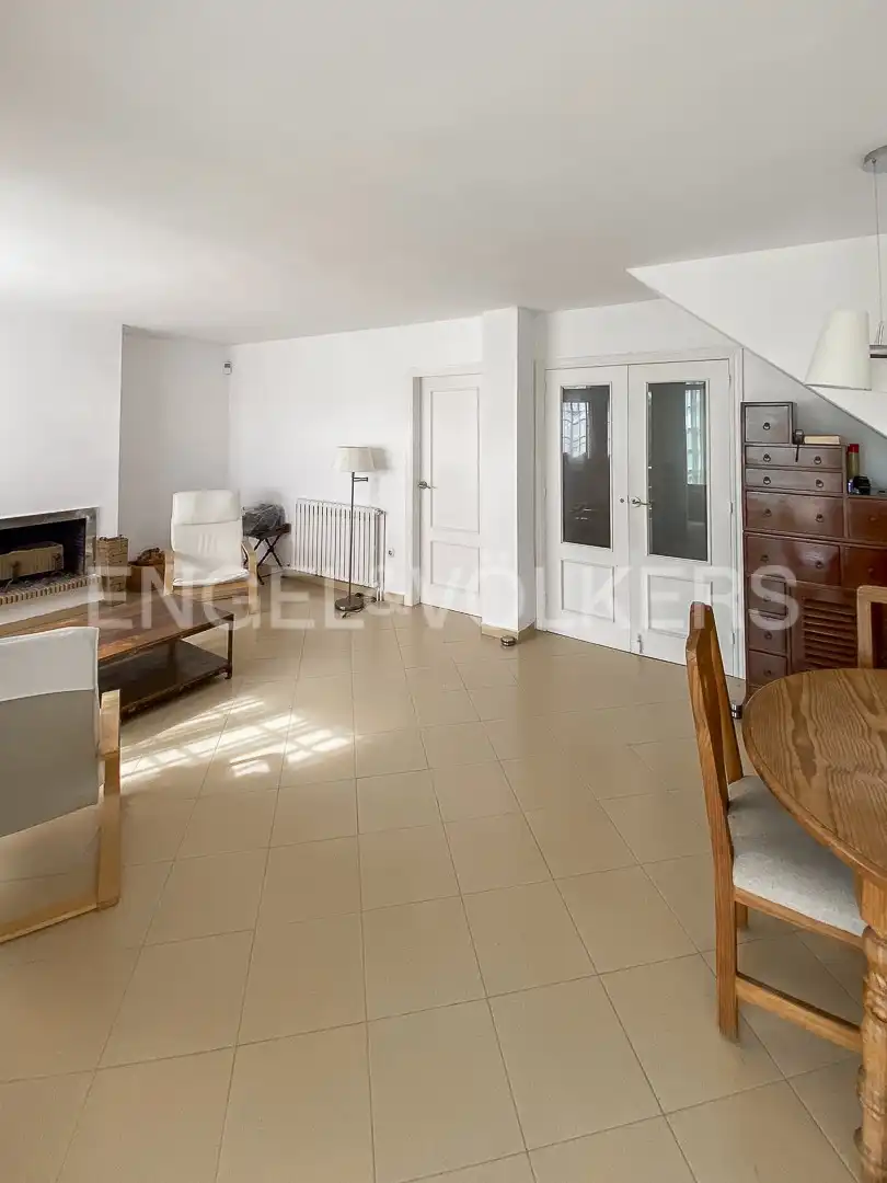 Casa adosada de alquiler en Sitges con Calefacción, Jardín privado y Terraza