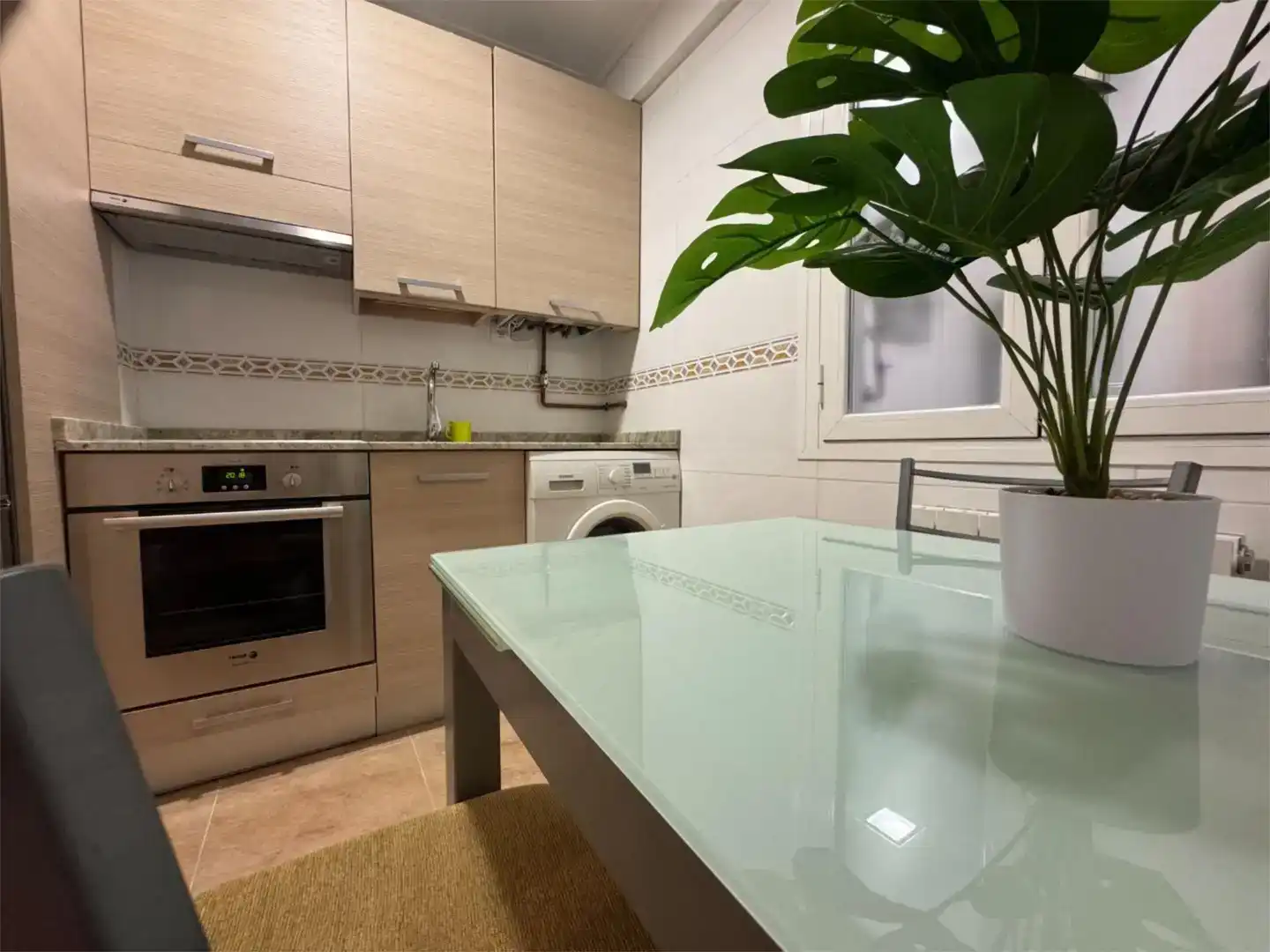 Cocina de Piso para compartir en  Logroño con Parquet y Amueblado