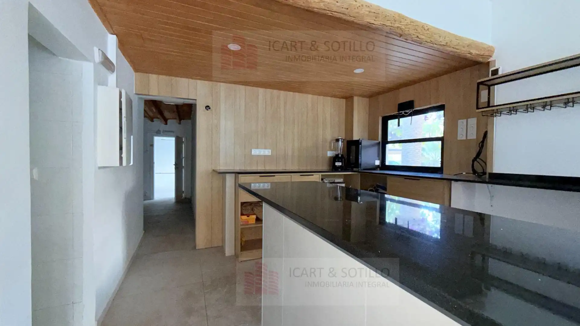Cuina de Casa o xalet en venda en Vinaròs amb Aire condicionat, Jardí privat i Terrassa