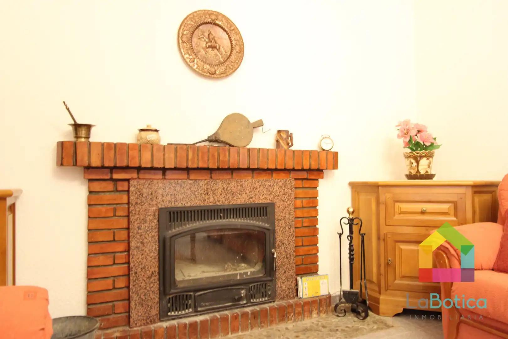 Living room of Detached homes for sale in San Martín de Montalbán  with Air Conditioner, Heating and Furnished