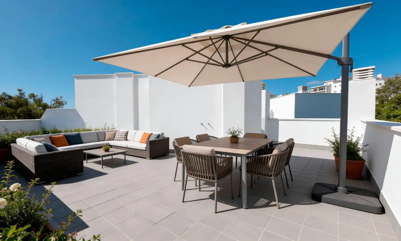 Penthouse with lift for sale in Paseo del Retiro