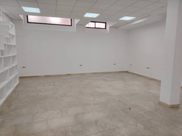 Local comercial en Alquiler en Calle Real en Sanlúcar la Mayor