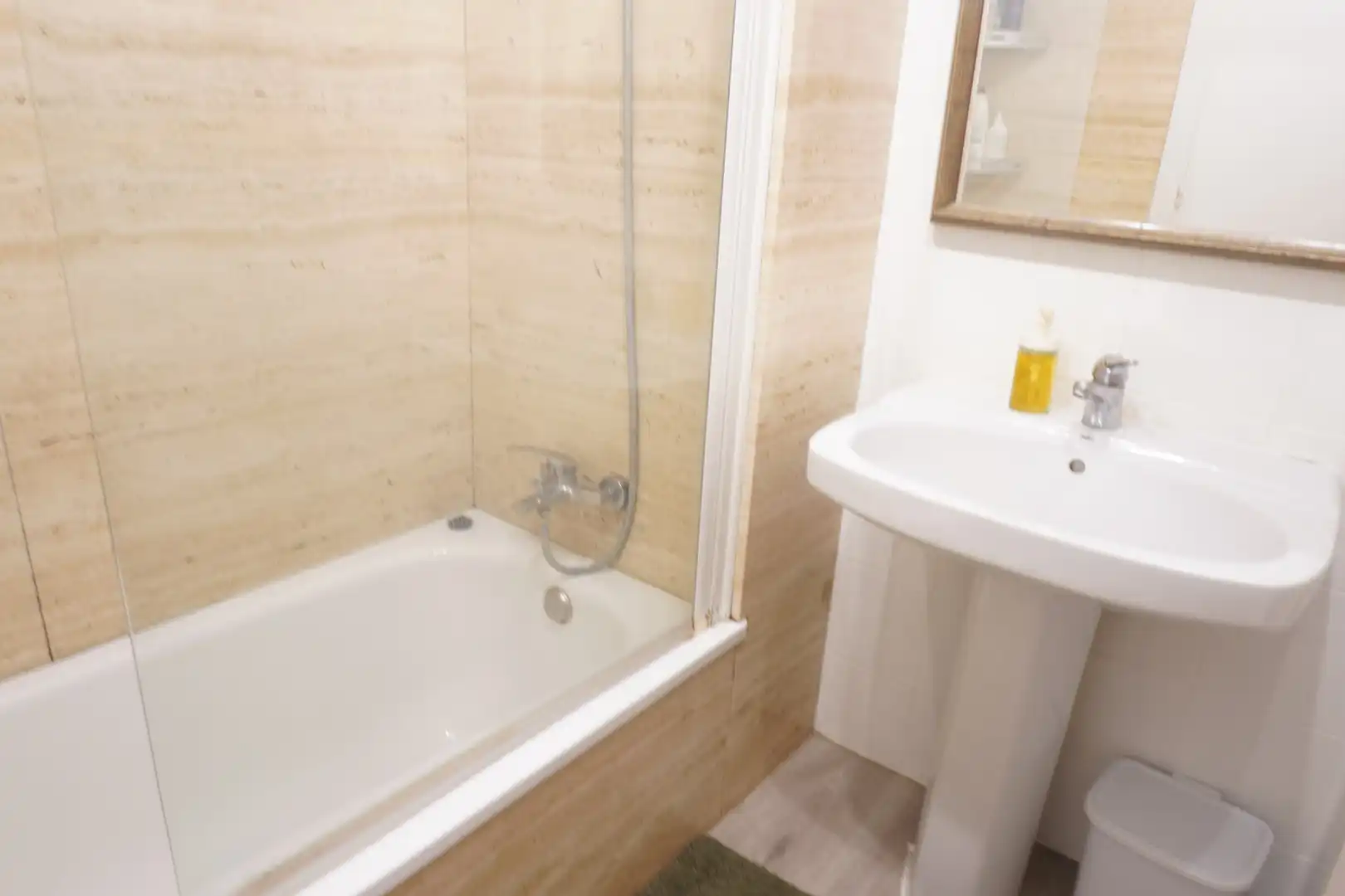 Baño de Piso en venta en Olot con Aire acondicionado, Calefacción y Terraza