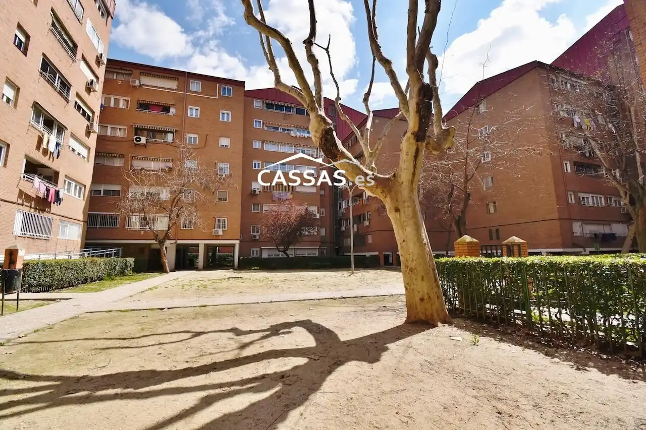 Exterior view of Flat for sale in Torrejón de Ardoz  with Parquet flooring, Terrace and Community pool