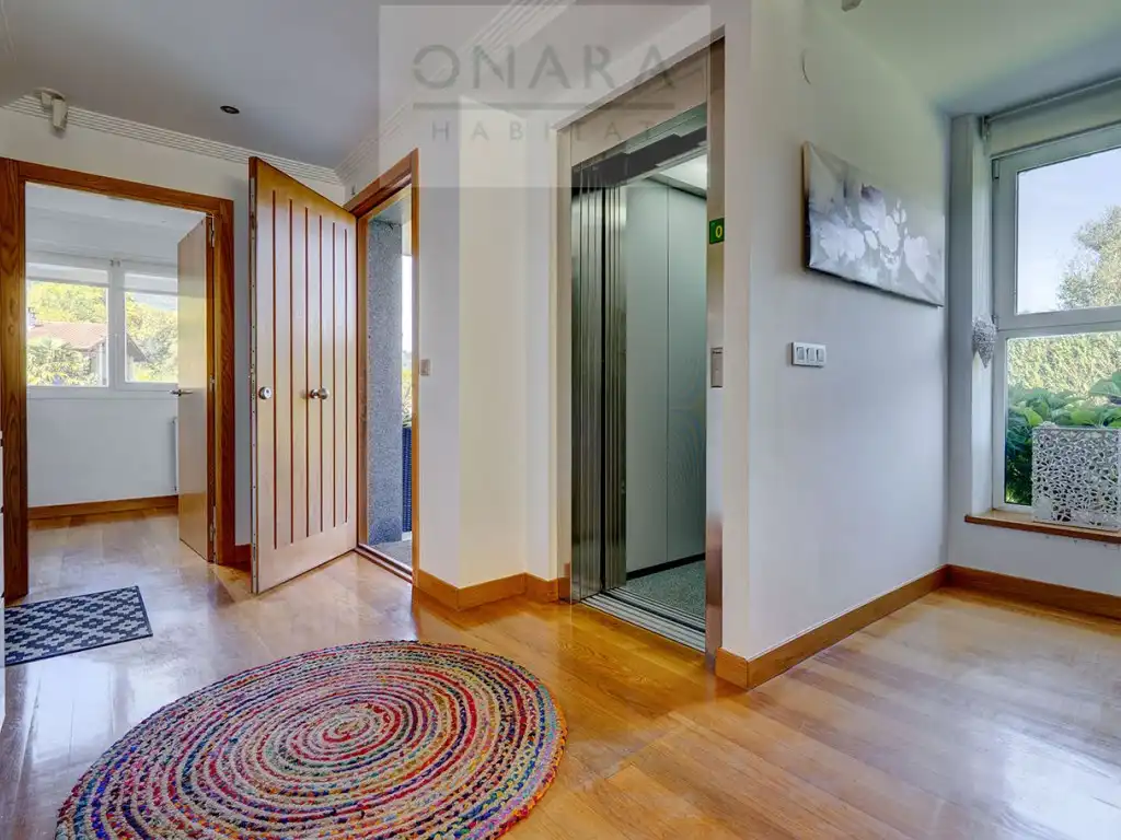 Casa adosada en venta en Hondarribia con Jardín privado y Piscina comunitaria