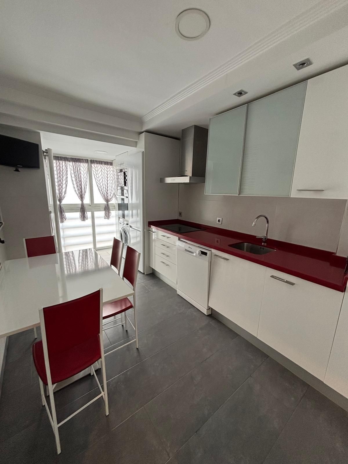 Küche von Wohnung zum Verkauf in Valladolid Capital mit Heizung und Abstellraum