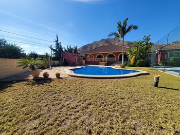 Villa mit Pool zum Verkauf in Pedanías Oeste