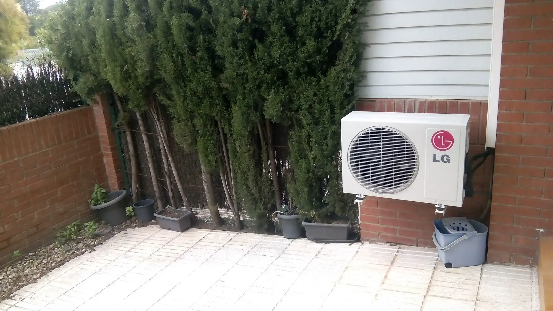 Terrasse von Wohnungen zur Miete in Sant Joan Despí mit Klimaanlage, Heizung und Ofen