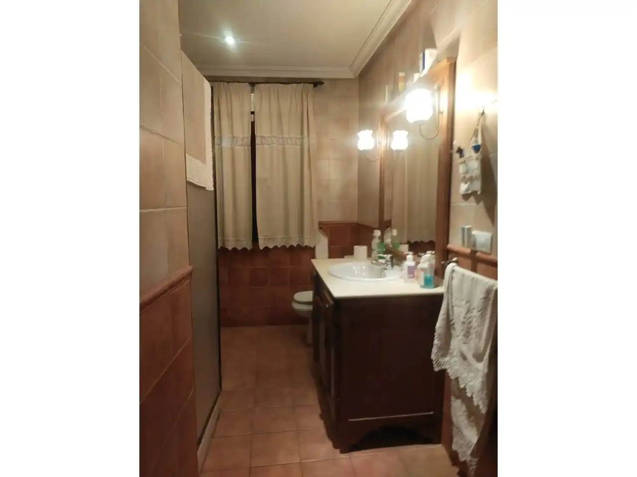 Bathroom of Houses for sale in Daimiel  with Air Conditioner, Heating and Private garden