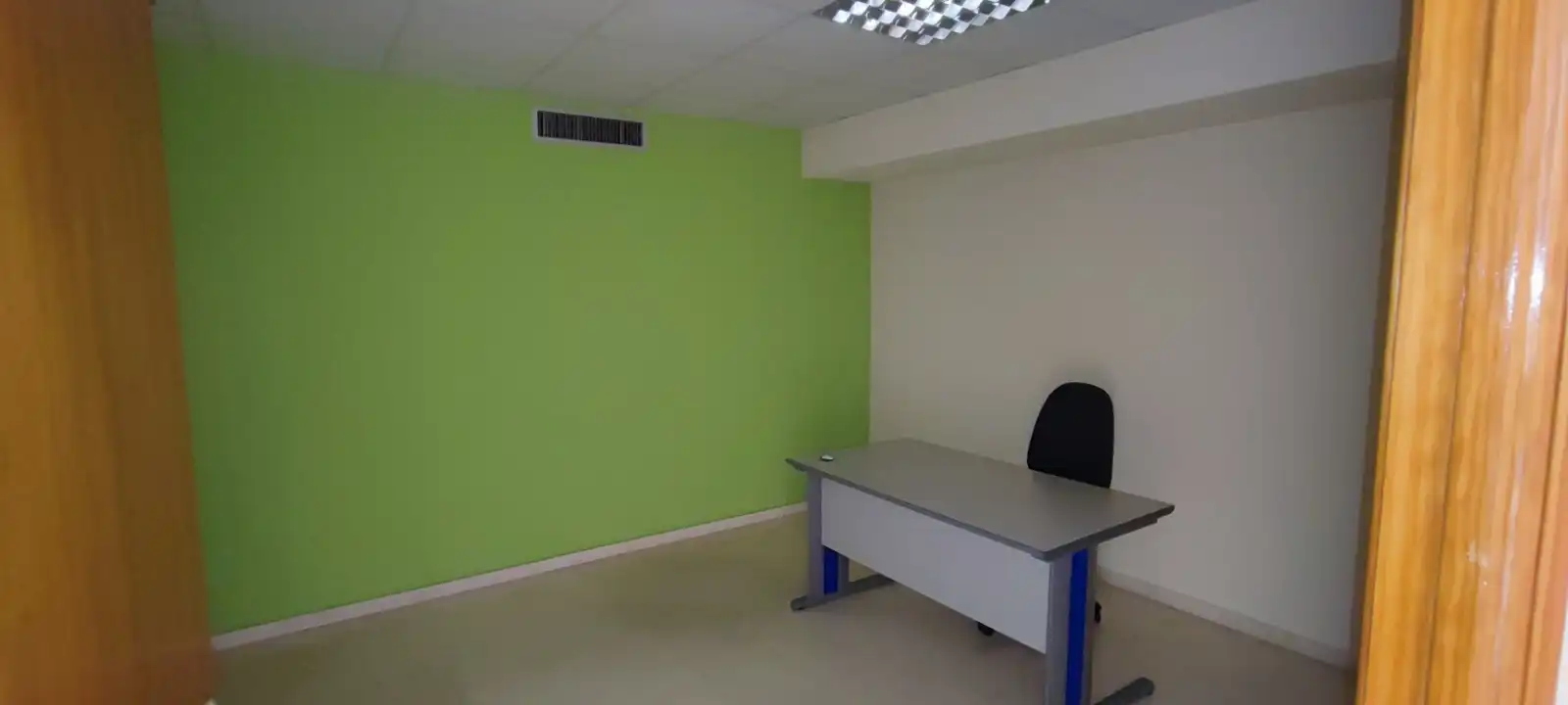 Business premises to rent in Calle Ramón y Cajal, imagen 2