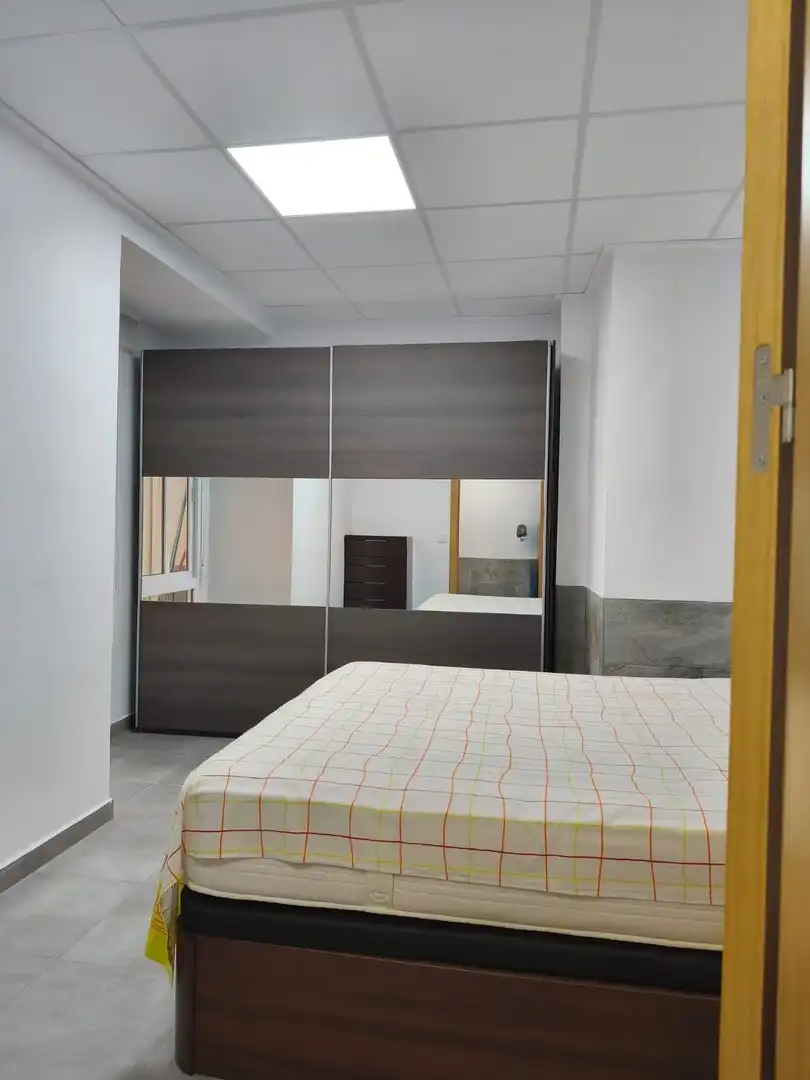 Habitación de Planta baja en venta en Elche / Elx con Amueblado