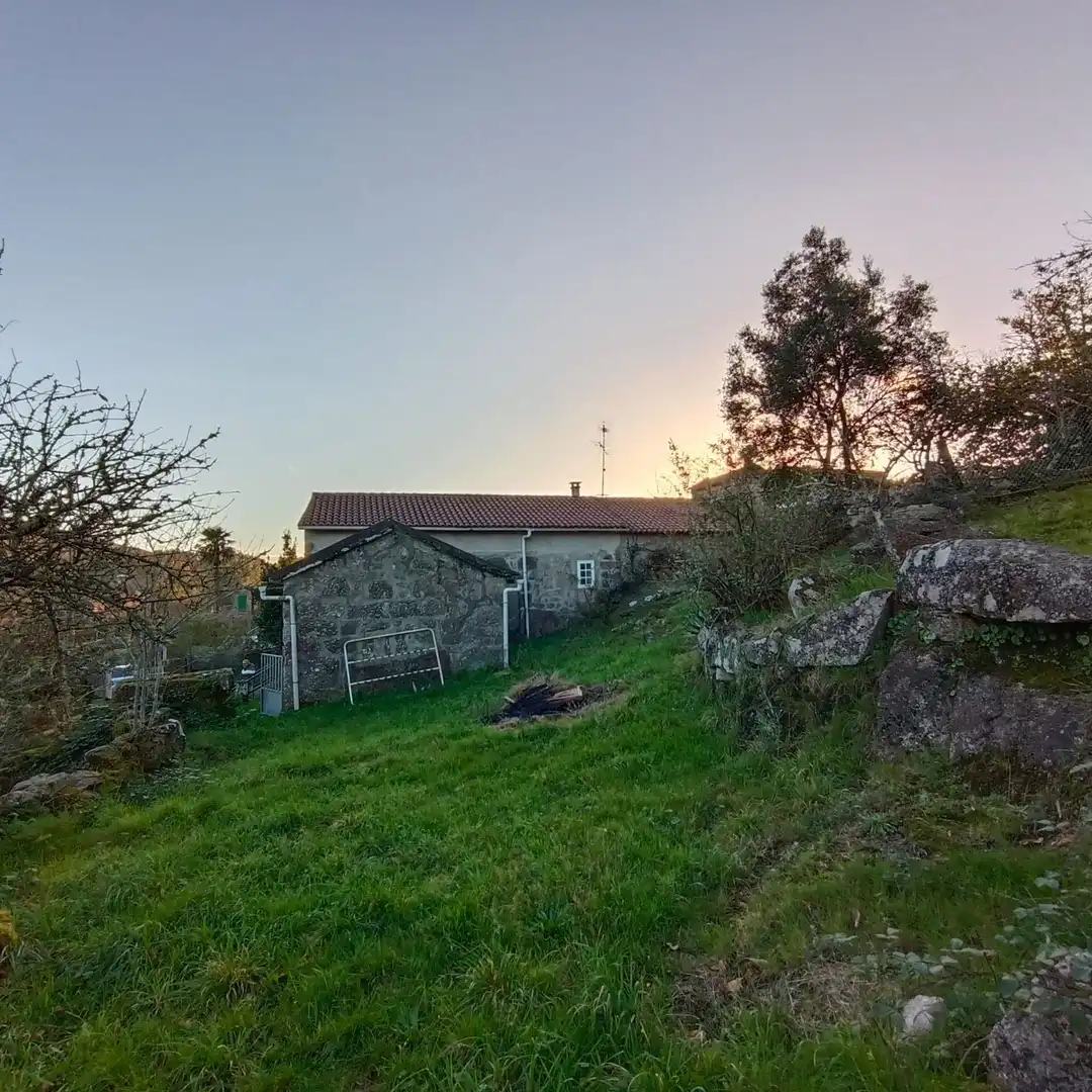 Casa o xalet en venda en Cotobade amb Jardí privat