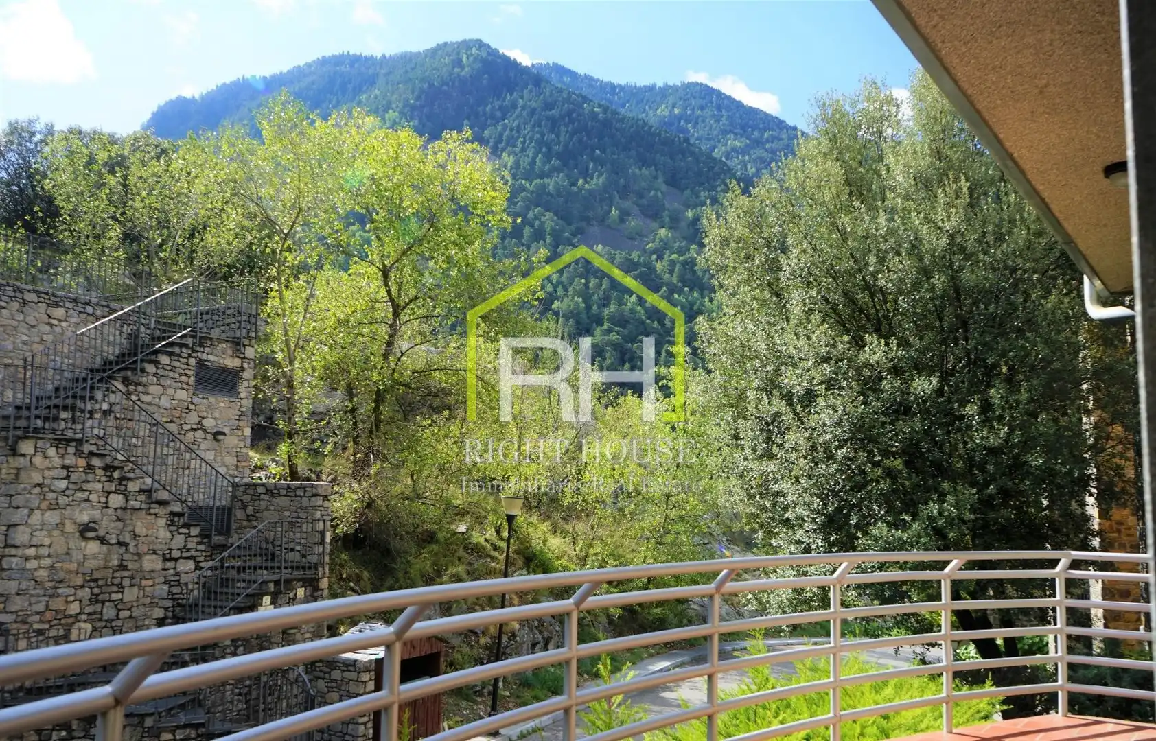 Exterior view of Houses for sale in Escaldes – Engordany  with Heating, Private garden and Parquet flooring