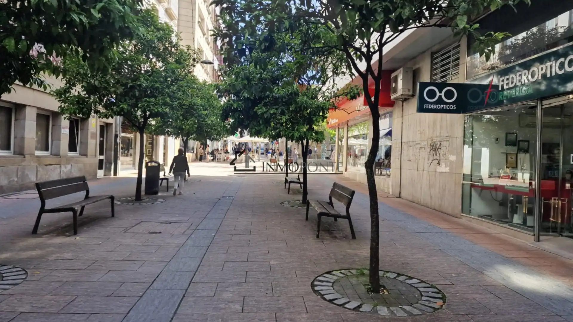 Vista exterior de Local en venta en Pontevedra Capital 