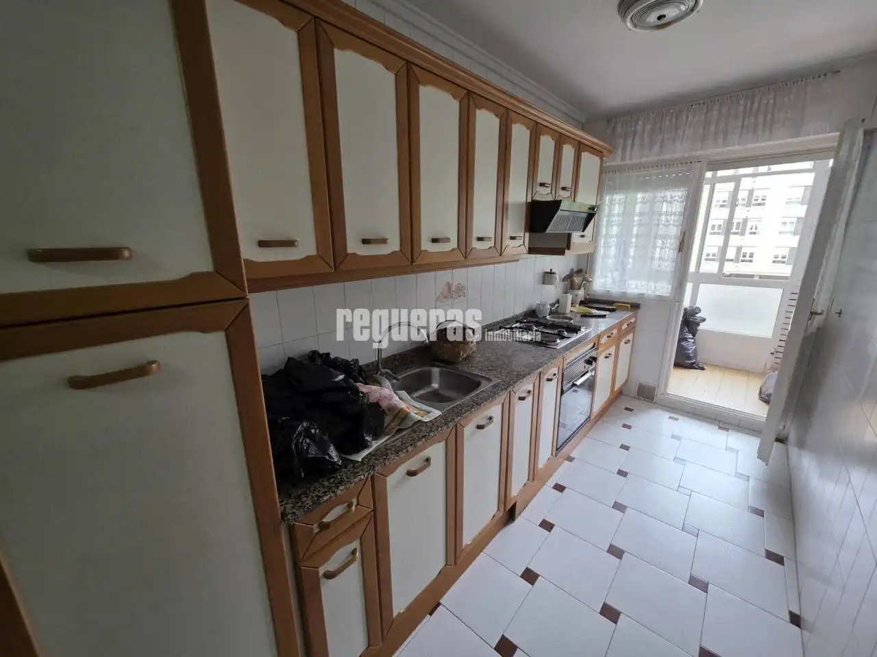Cocina de Piso en venta en Avilés con Calefacción, Parquet y Terraza
