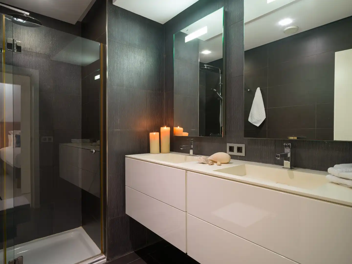 Bathroom of Flat for rent in Las Palmas de Gran Canaria  with Air Conditioner, Furnished and Oven