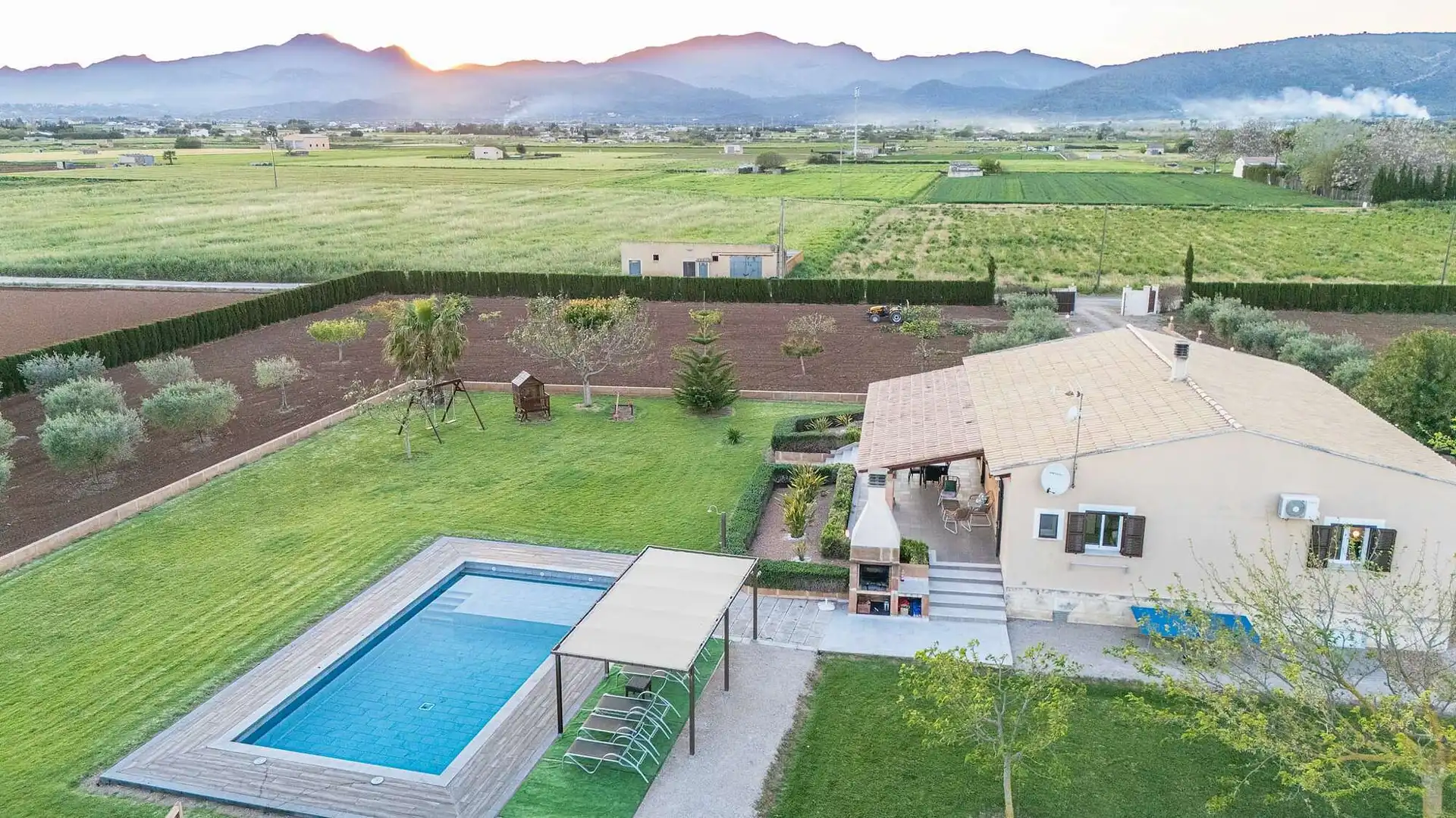 Jardí de Finca rústica en venda en Sa Pobla amb Terrassa i Moblat