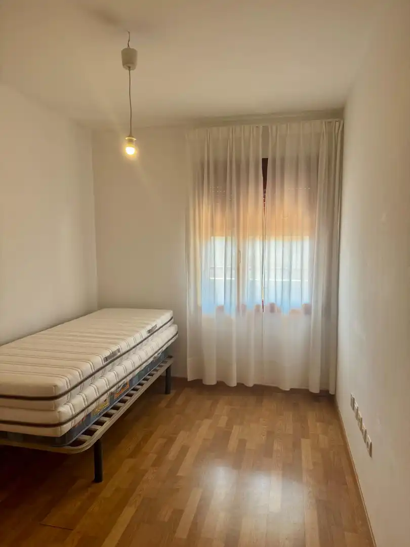 Piso de alquiler en Martín Carpena - Torre del Río