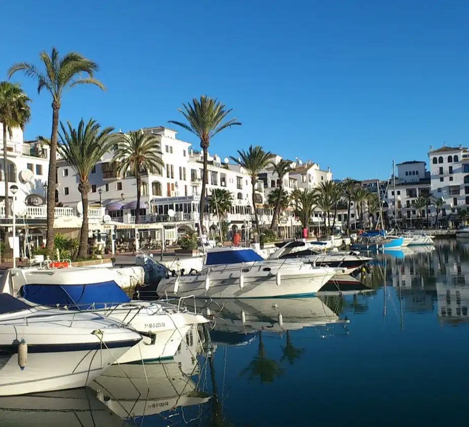 Flat with pool for sale in Puerto de la Duquesa, imagen 2