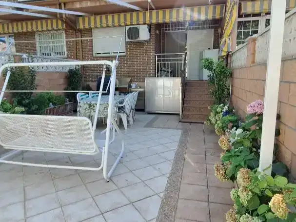 Terrassa de Casa o xalet en venda en Villalbilla amb Aire condicionat, Piscina i Balcó