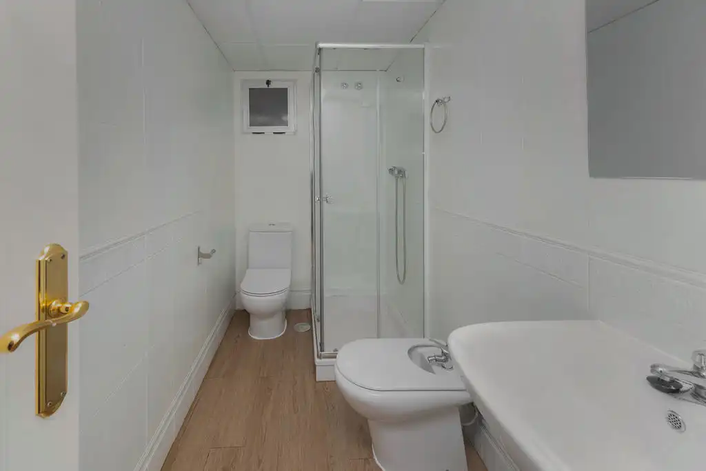 Piso en venta en Av de Ramón y Cajal, Ensanche - Diputación