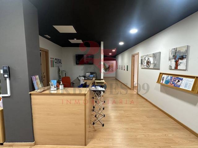 Local comercial en Alquiler en Parque Geólogo José Royo Gómez