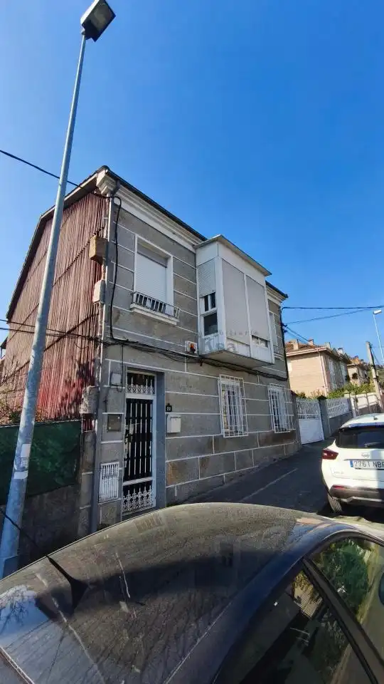 Vista exterior de Casa o xalet en venda en Ourense Capital  amb Calefacció, Jardí privat i Terrassa