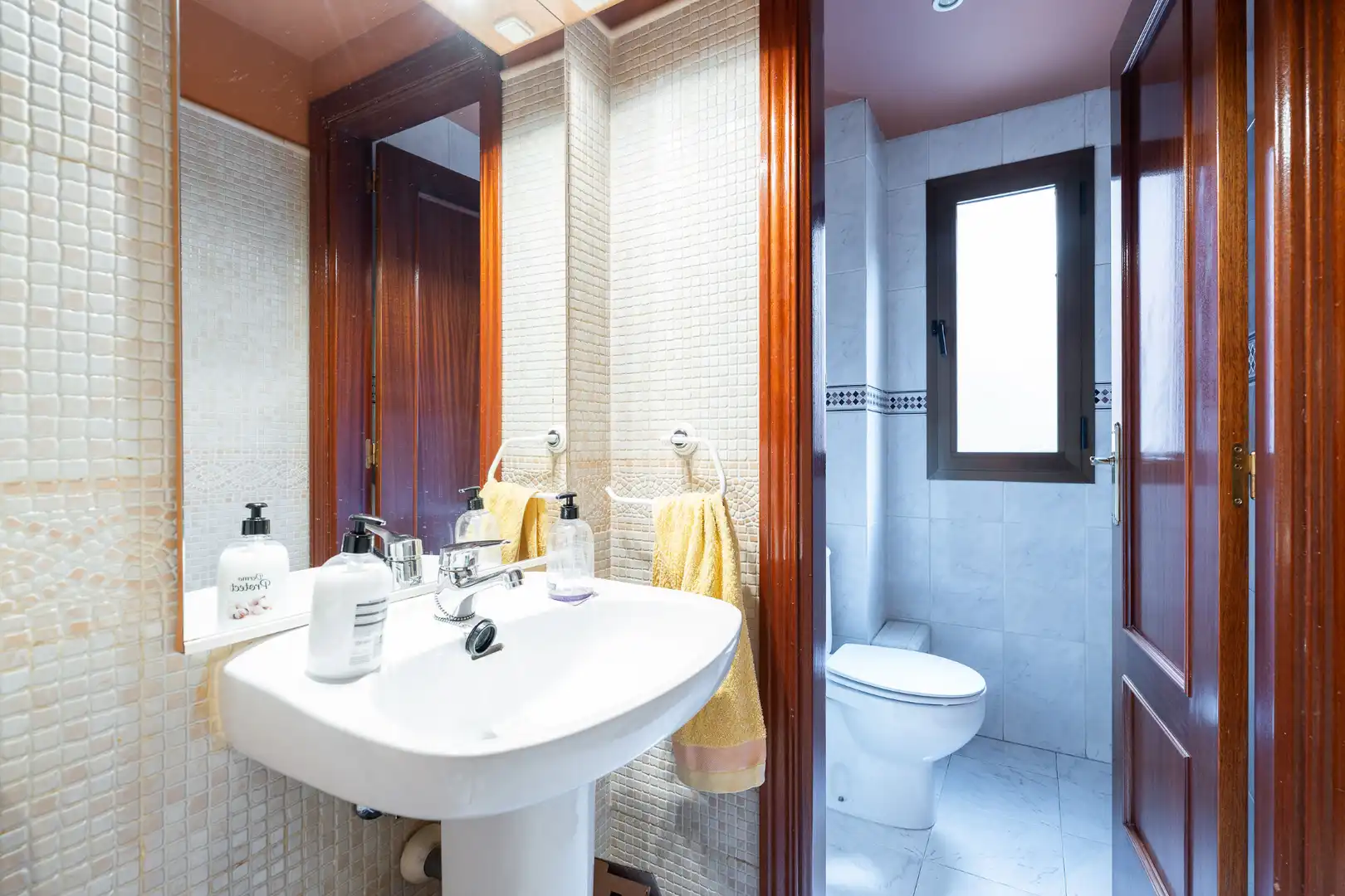 Bathroom of Flat for sale in Madrid  with Heating, Balcony and Community pool