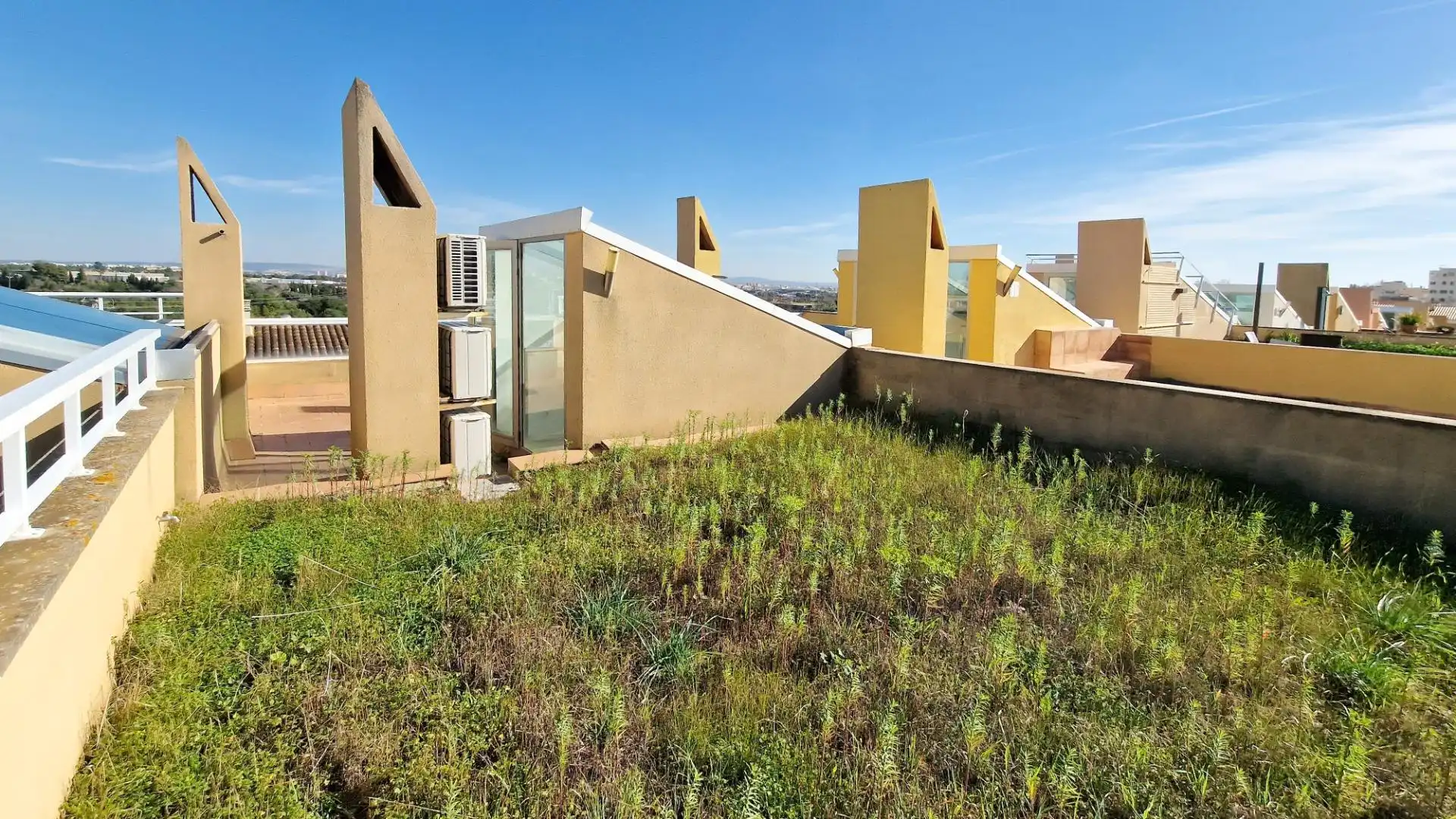 Exterior view of Detached homes for sale in  Palma de Mallorca  with Air Conditioner, Heating and Private garden