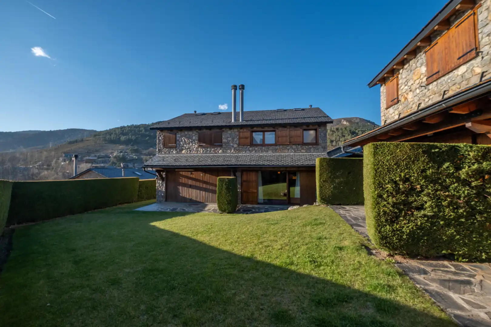 Vista exterior de Casa adosada de lloguer en Bellver de Cerdanya amb Calefacció, Parquet i Terrassa