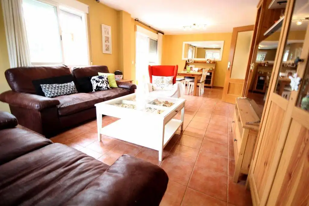 Sala de estar de Casa o chalet en venta en Alovera con Aire acondicionado, Calefacción y Piscina comunitaria