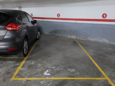 Individual with lift for sale in Centre