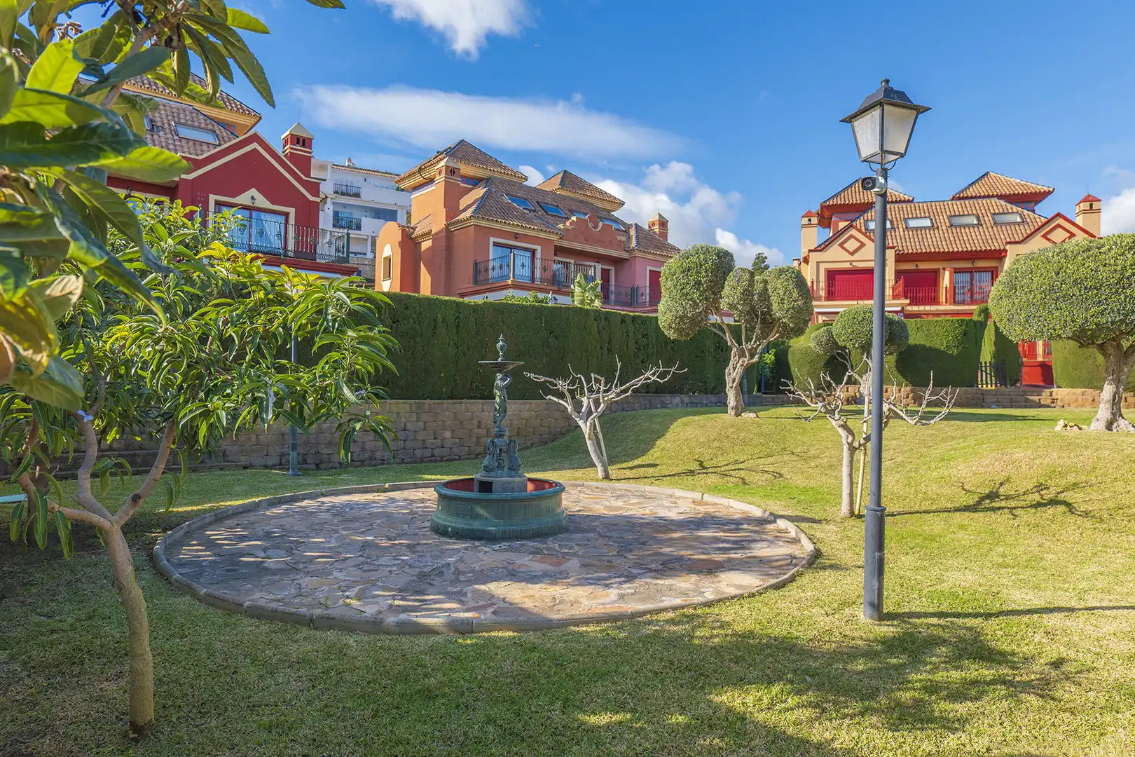 Jardín de Casa adosada en venta en Benalmádena con Terraza, Piscina y Internet