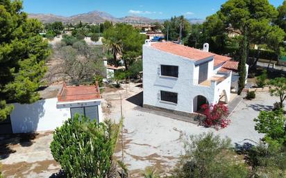 Vista exterior de Casa o xalet en venda en San Vicente del Raspeig / Sant Vicent del Raspeig amb Calefacció i Jardí privat