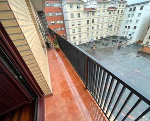 Terrassa de Pis de lloguer en Bilbao  amb Balcó