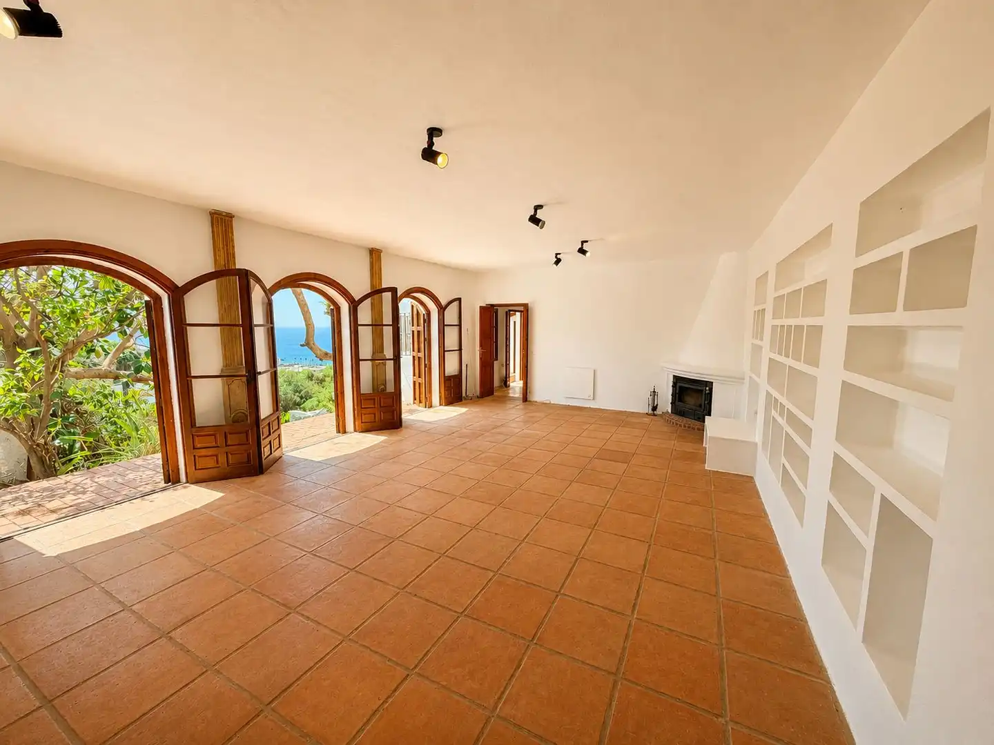Houses for sale in Almuñécar  with Air Conditioner, Heating and Private garden