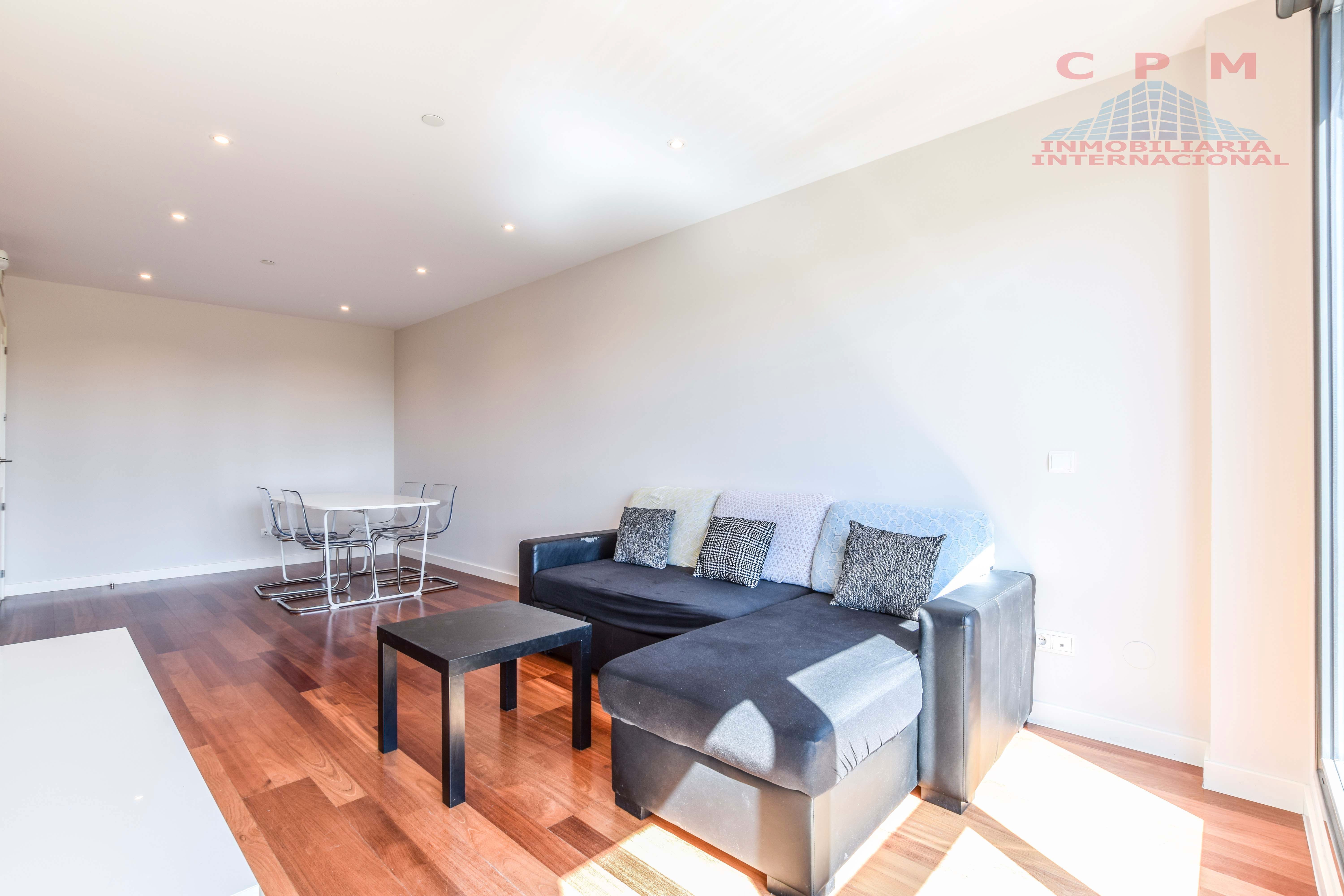 Living room of Flat to rent in  Madrid Capital  with Air Conditioner, Heating and Storage room